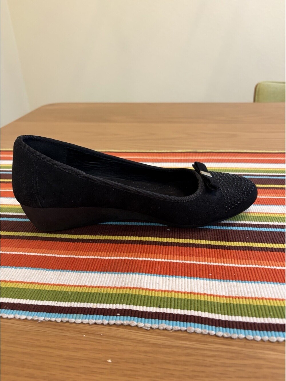CL by Laundry Faux Suede & Rhinestone Wedge Comfort Shoes Size 9W Black With Bow - Picture 8 of 9